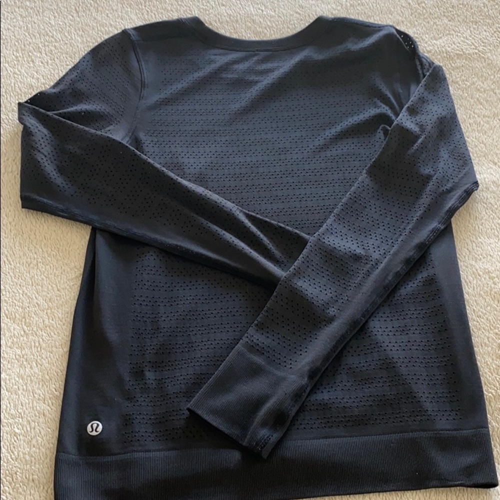 Breeze by long sleeve lululemon top